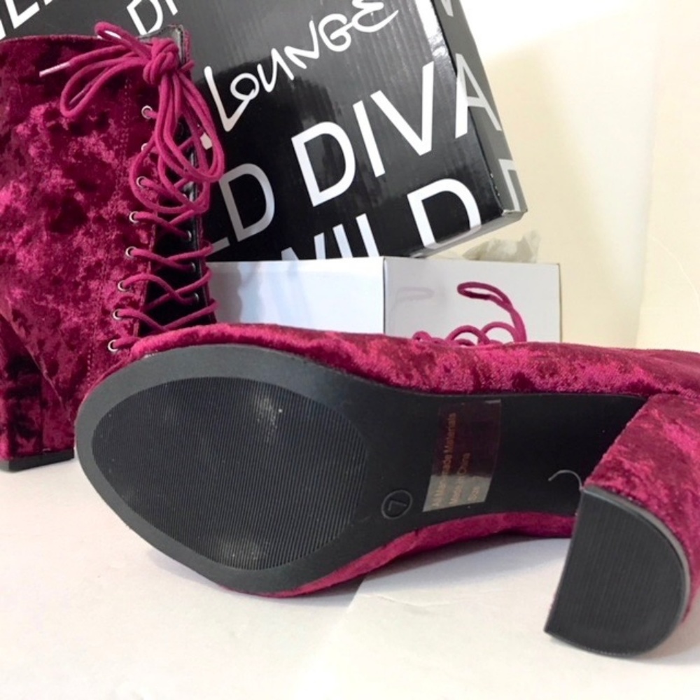 🍍LACE UP BOHO BOOTIES- Cranberry Velvet size 7 - Picture 8 of 8